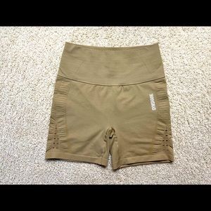 Gymshark Energy Seamless Shorts (Medium)